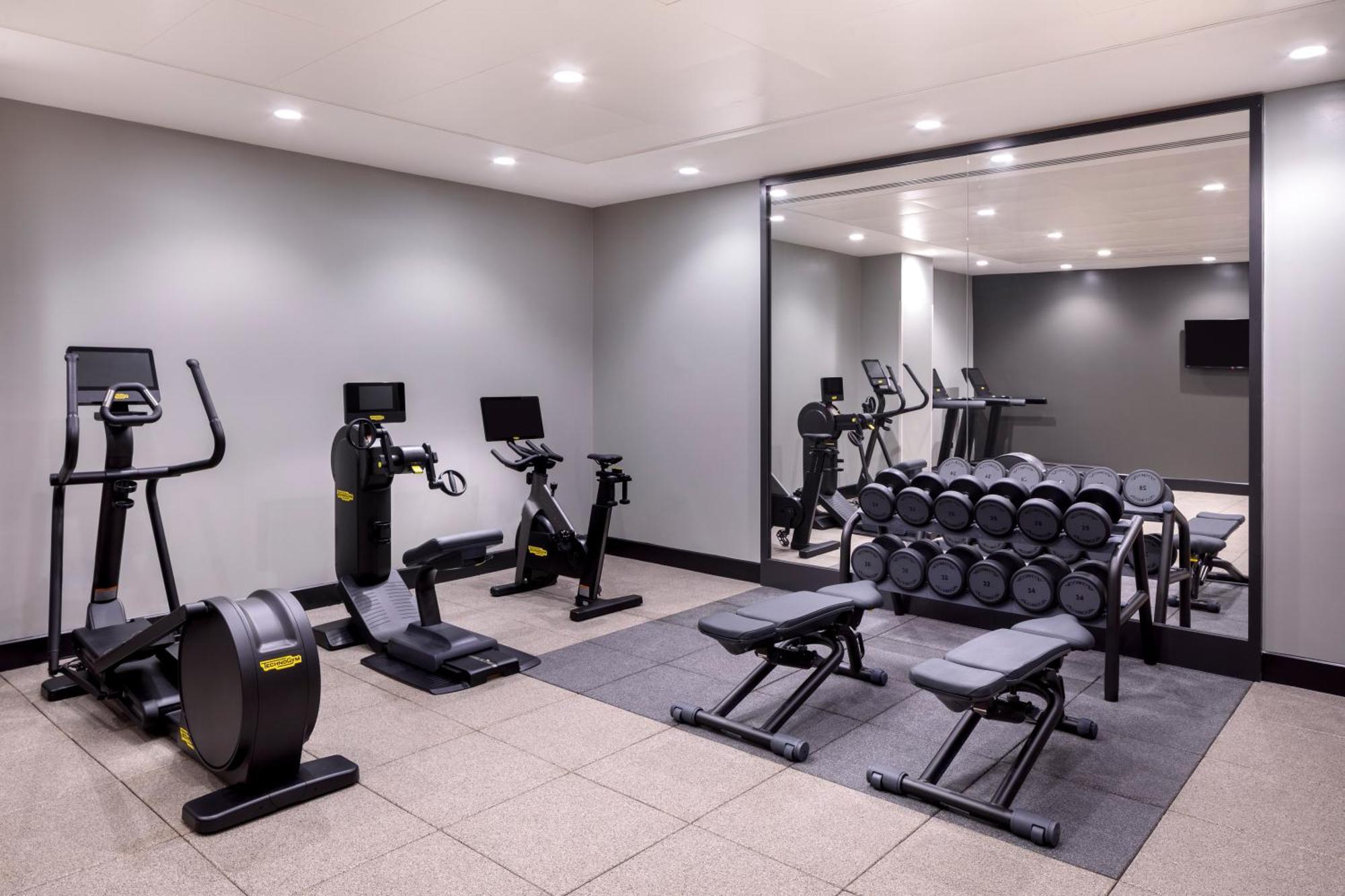 Hilton Woking Hotell Eksteriør bilde