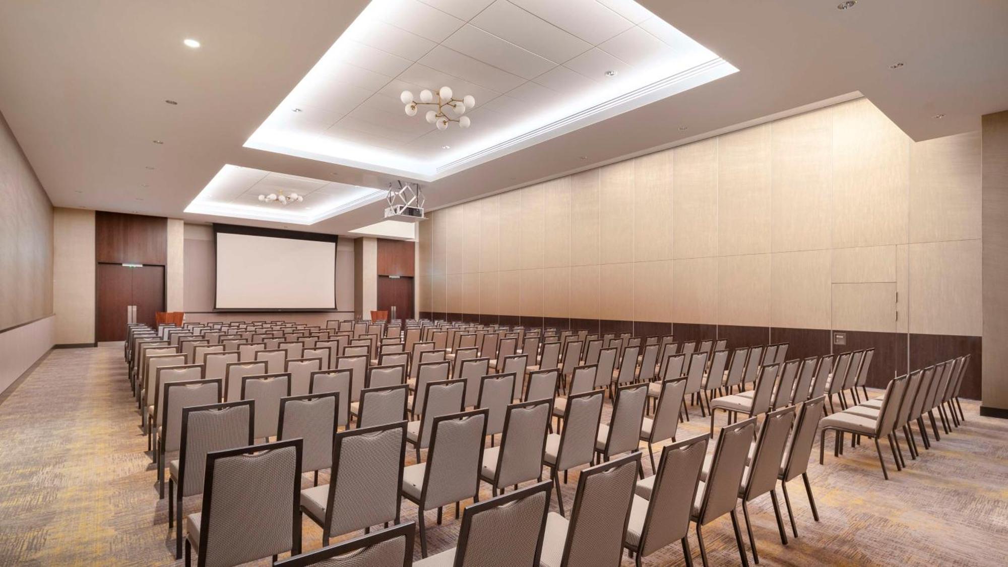 Hilton Woking Hotell Eksteriør bilde