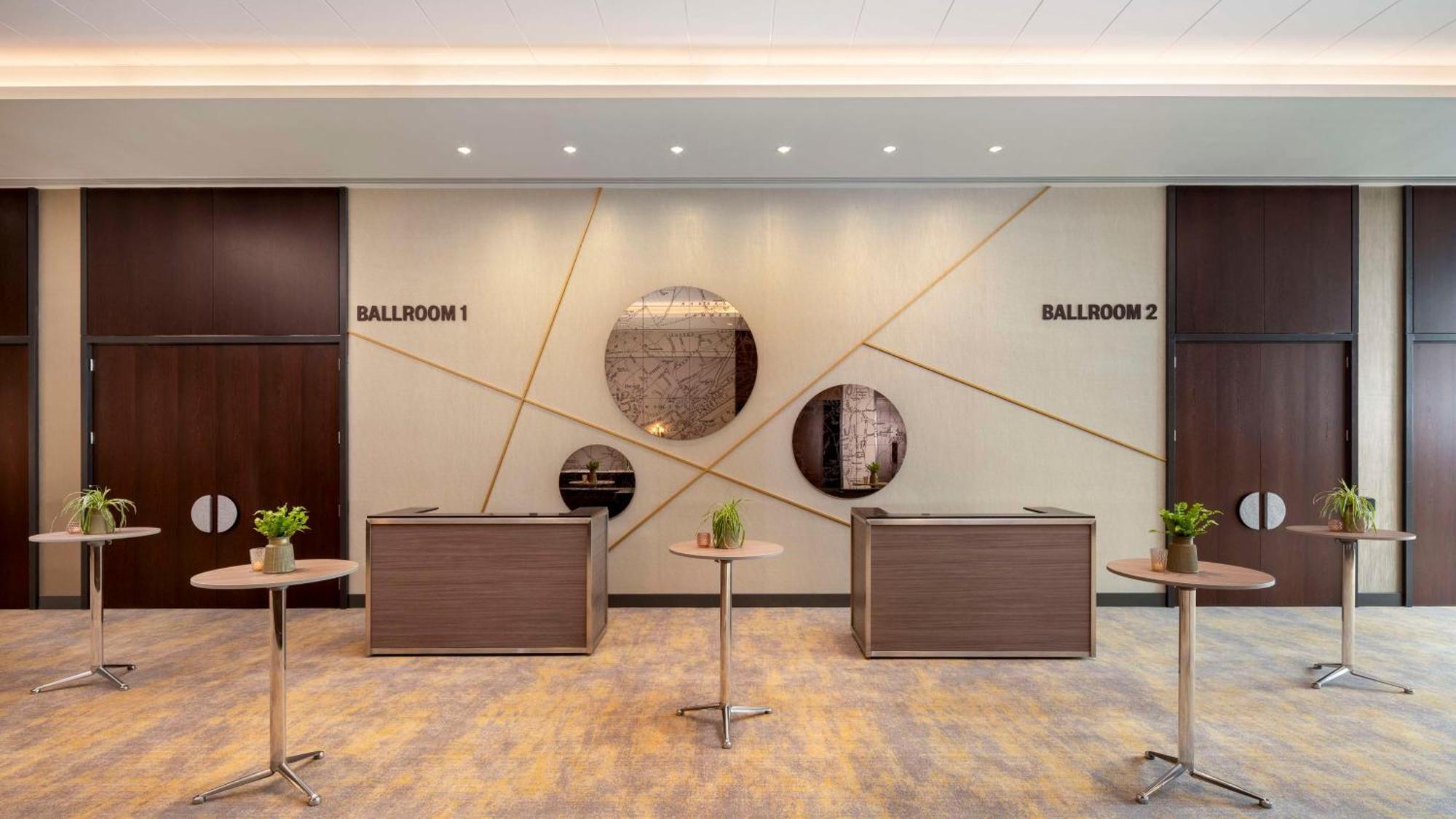 Hilton Woking Hotell Eksteriør bilde
