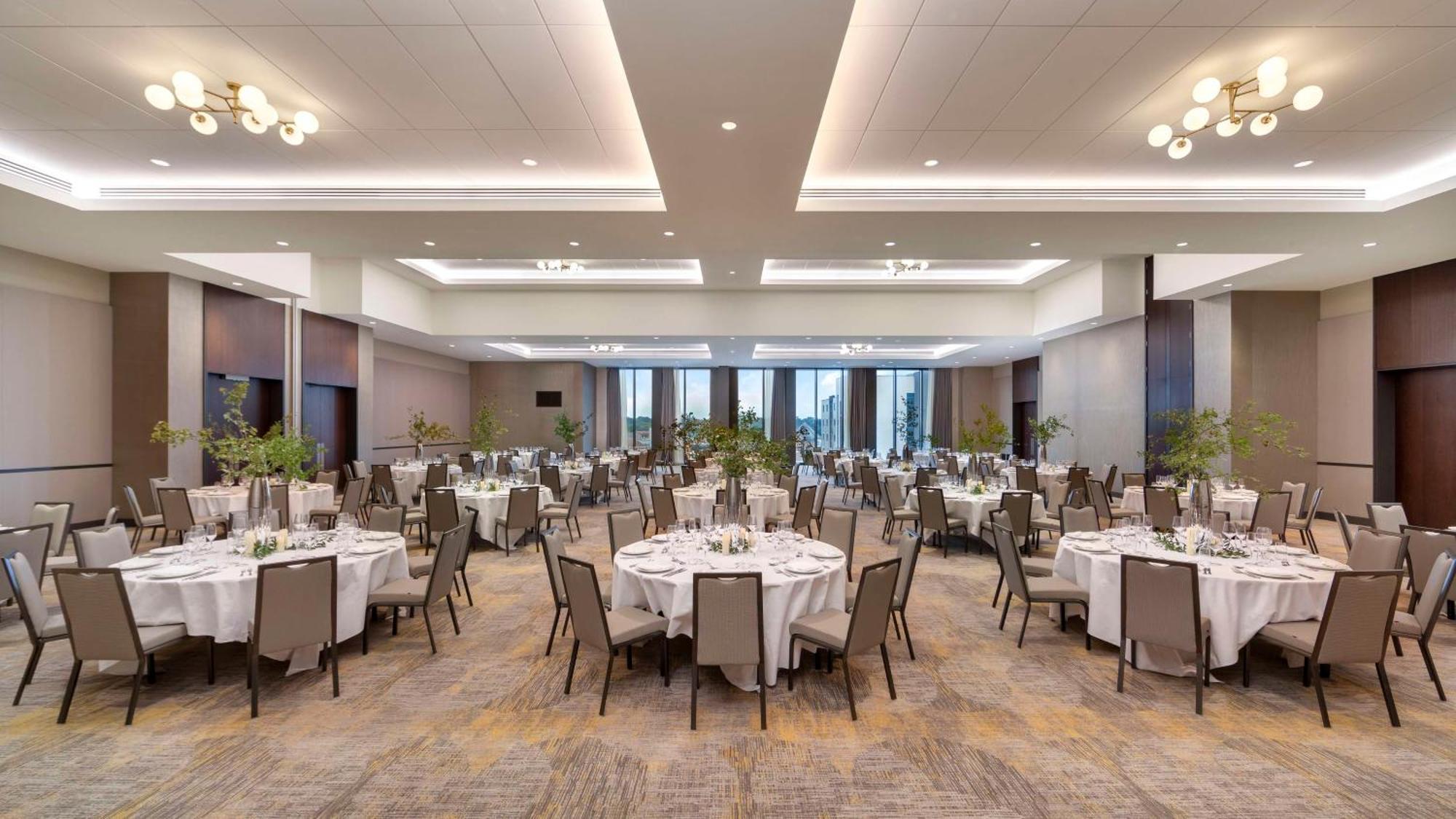 Hilton Woking Hotell Eksteriør bilde