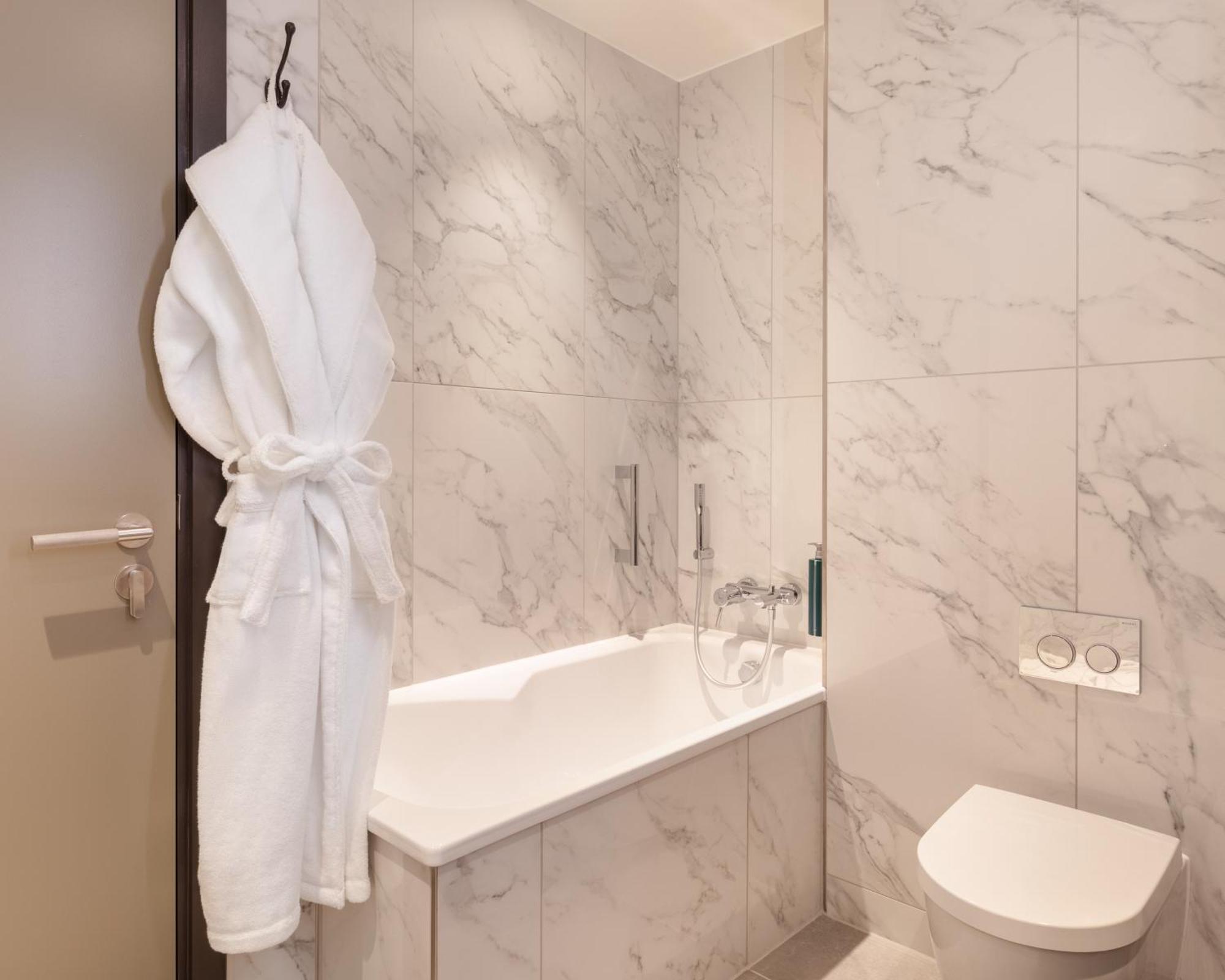 Hilton Woking Hotell Eksteriør bilde