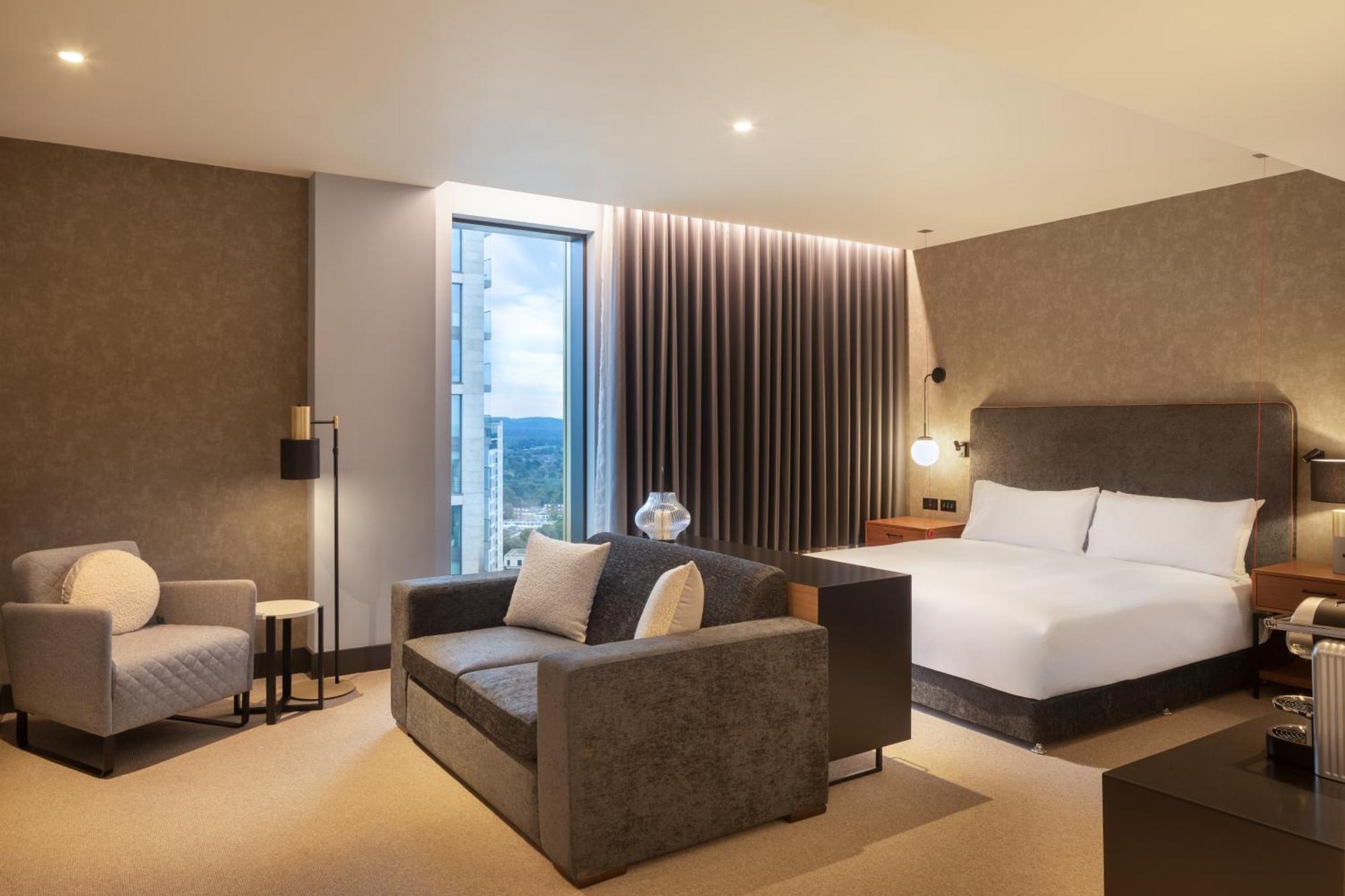 Hilton Woking Hotell Eksteriør bilde