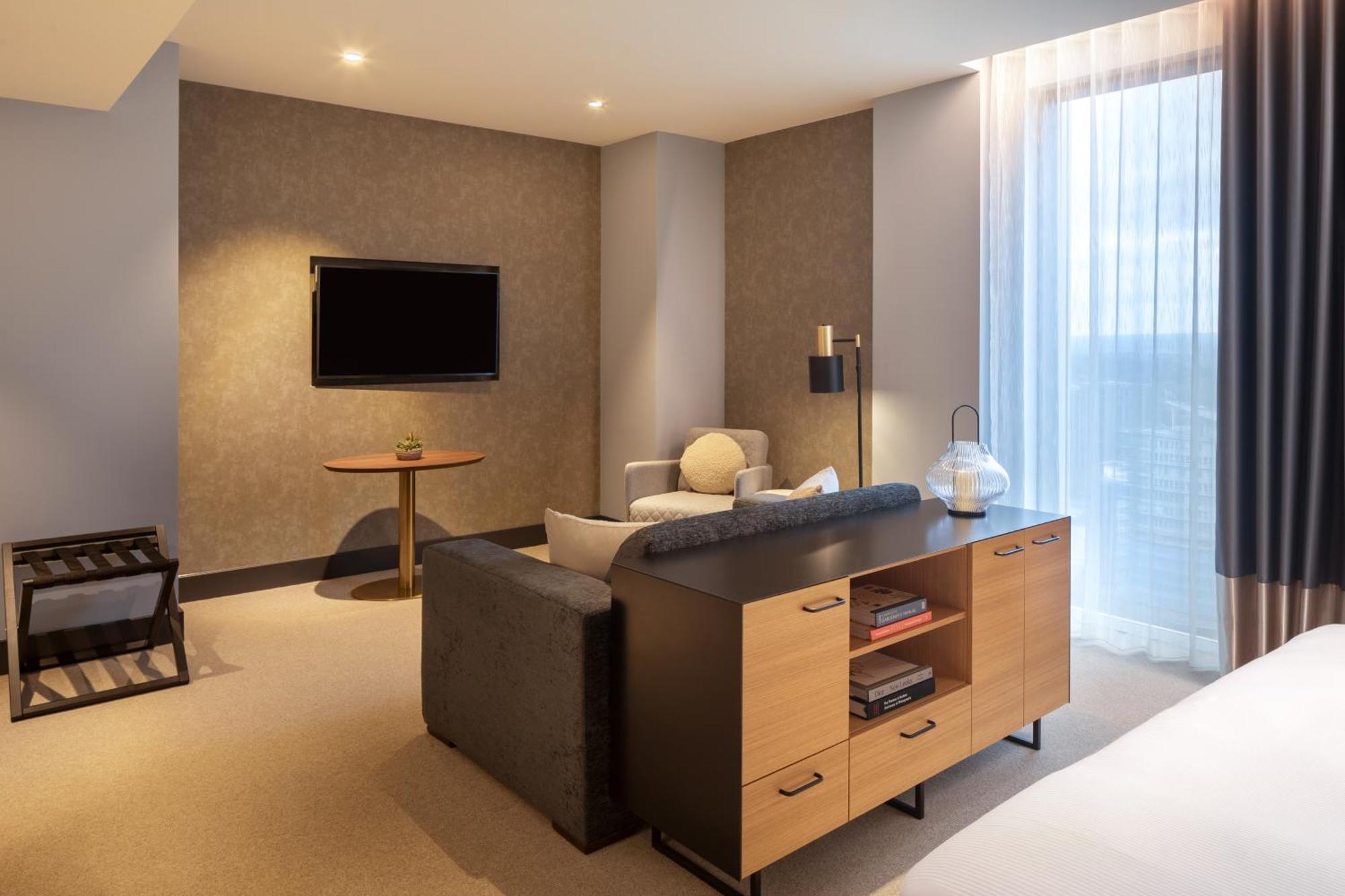 Hilton Woking Hotell Eksteriør bilde
