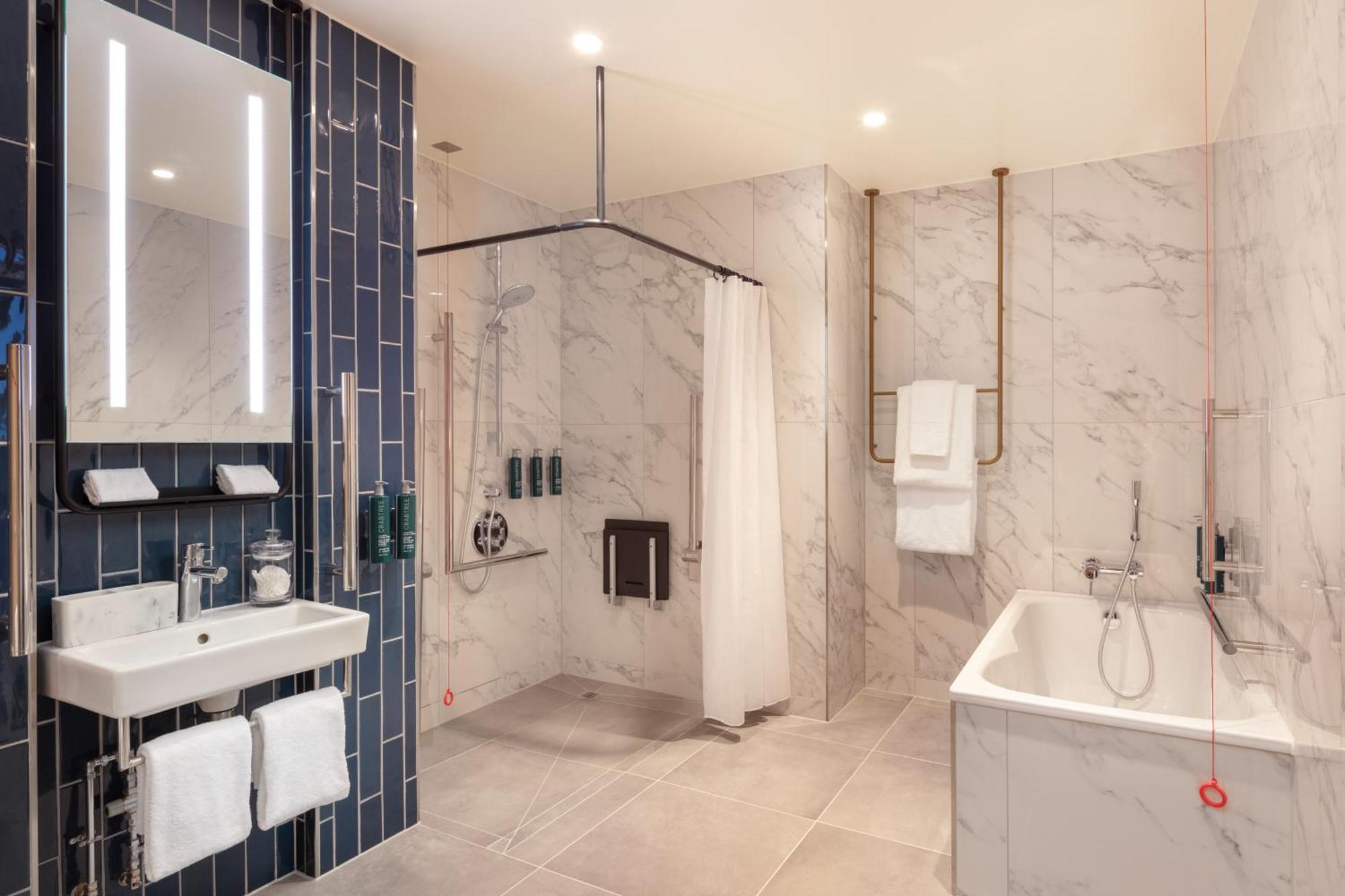 Hilton Woking Hotell Eksteriør bilde