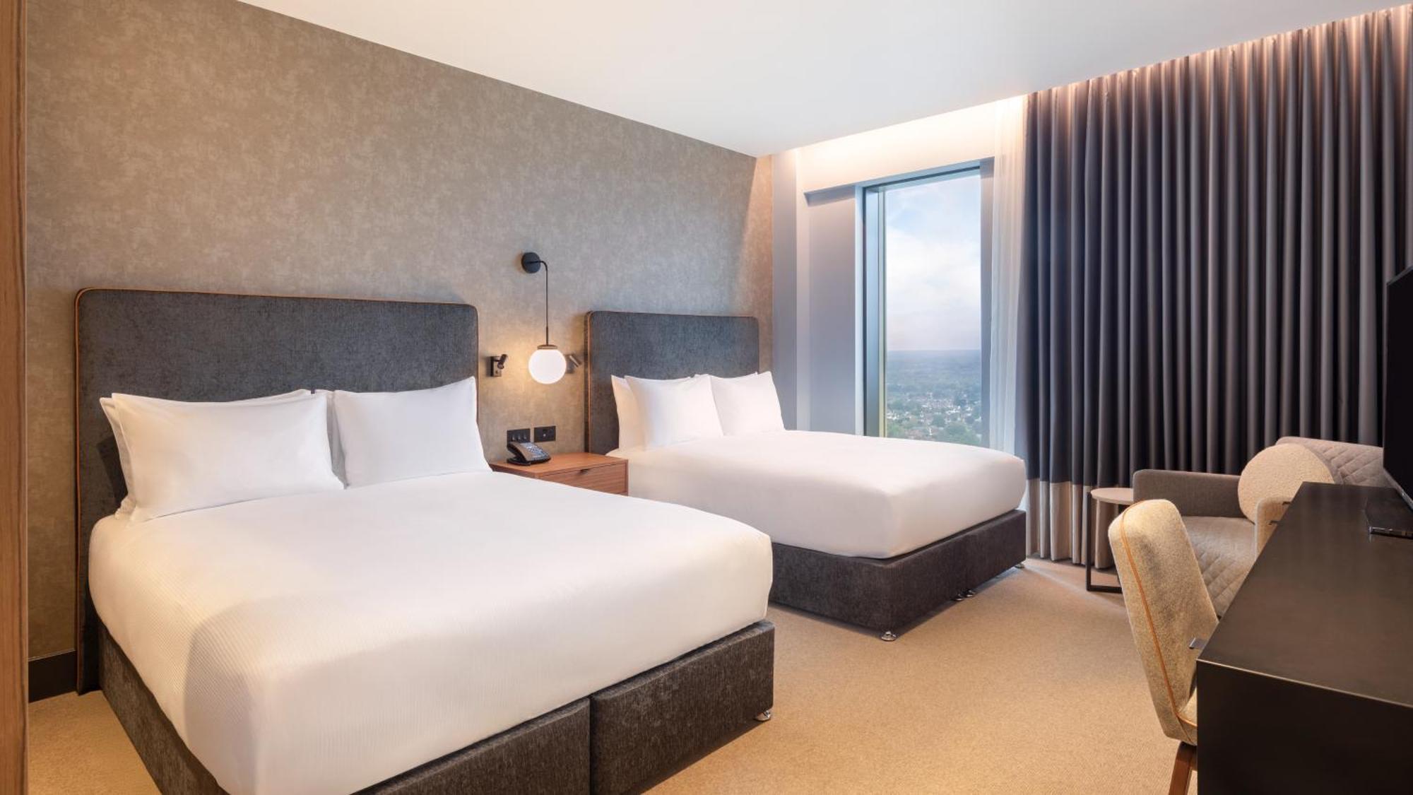 Hilton Woking Hotell Eksteriør bilde
