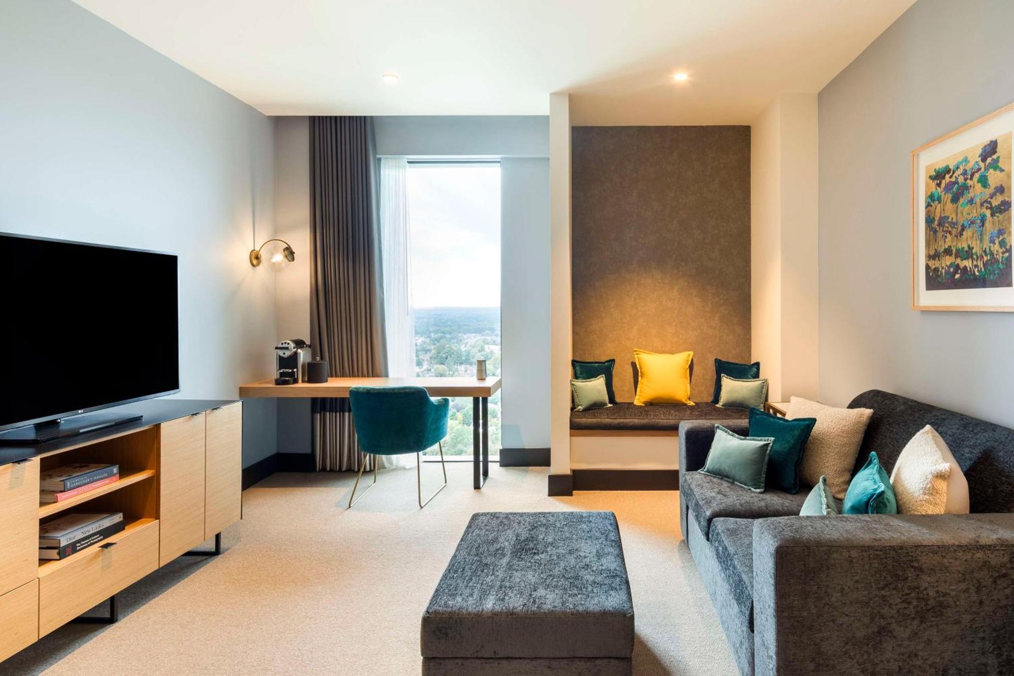Hilton Woking Hotell Eksteriør bilde