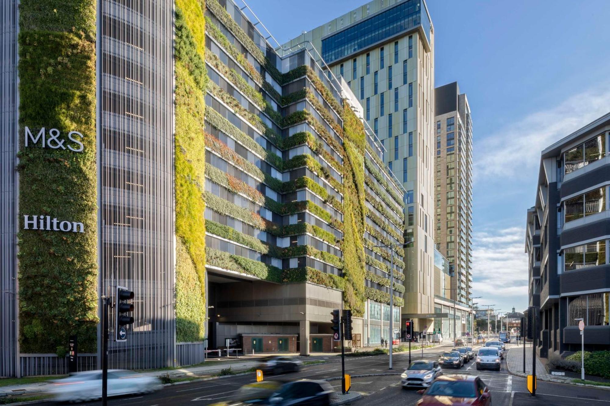 Hilton Woking Hotell Eksteriør bilde